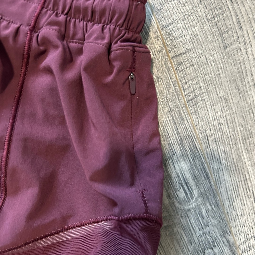 Hotty Hot Low-Rise Lined Short 2.5" - Picture 3 of 4